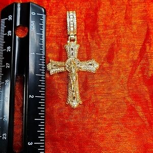Cross pendant
